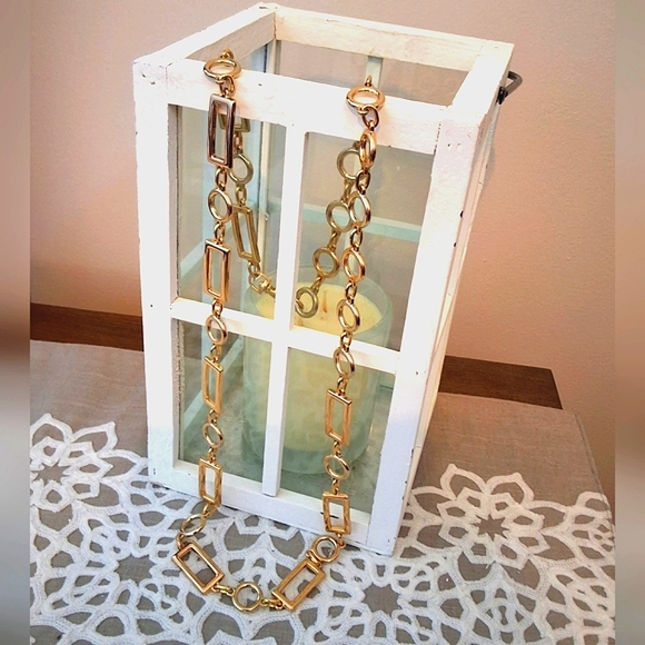 💥SALE💥Beautiful Bright Gold Chain Fashion Belt - Picture 1 of 6